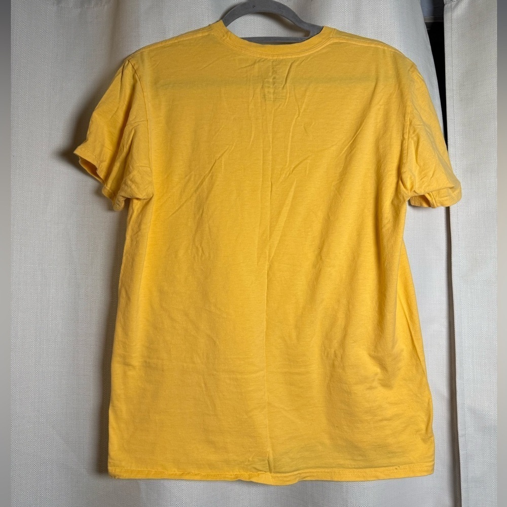 Disneyland Resort Retro Yellow Graphic Disneyland Unisex TShirt Medium - Picture 2 of 5